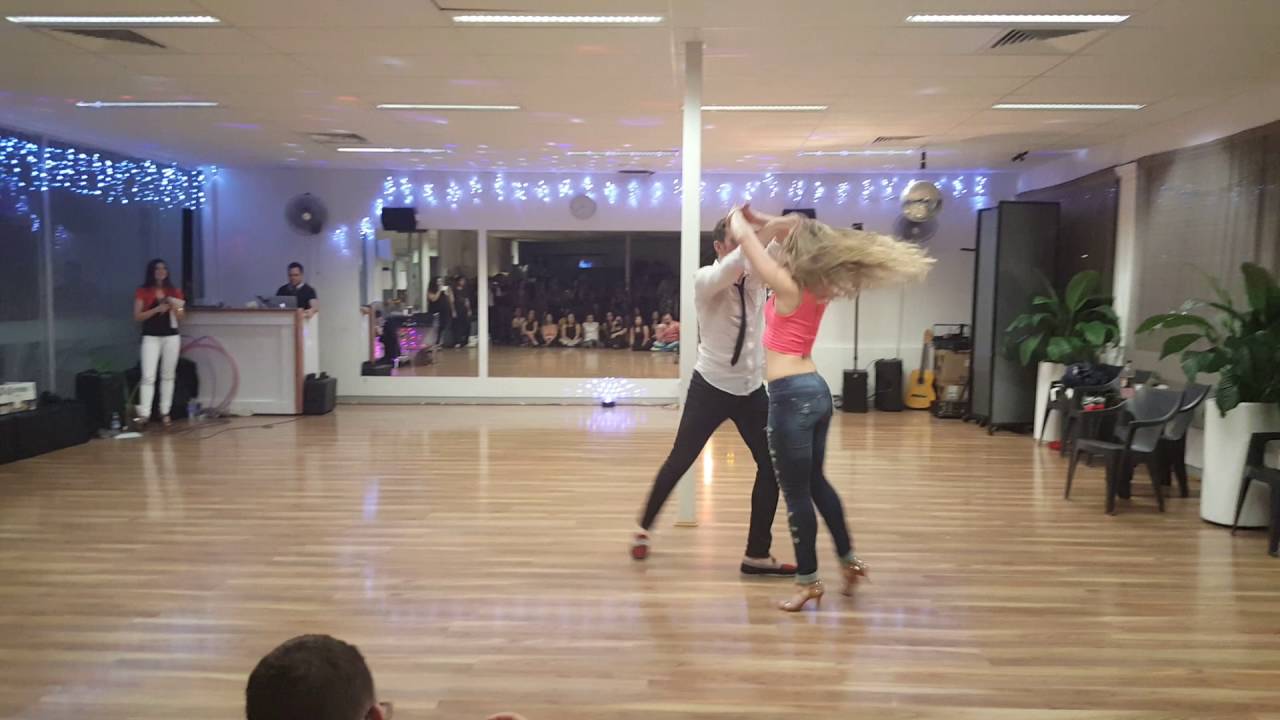 Bruno Galhardo and Layssa Liebscher // Brazilian Zouk demo, Canberra - 23 July 2016