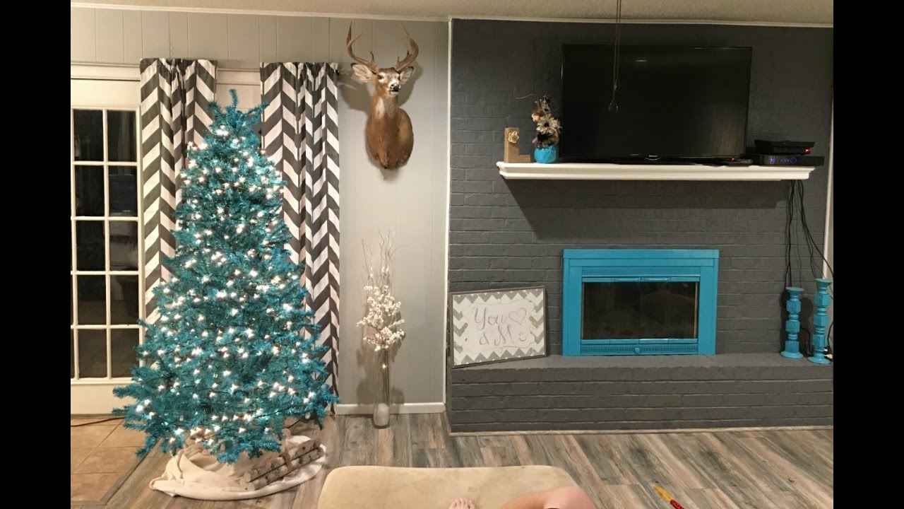 Spray Painting our Christmas Tree Turquoise! (Vlogmas Day 2)