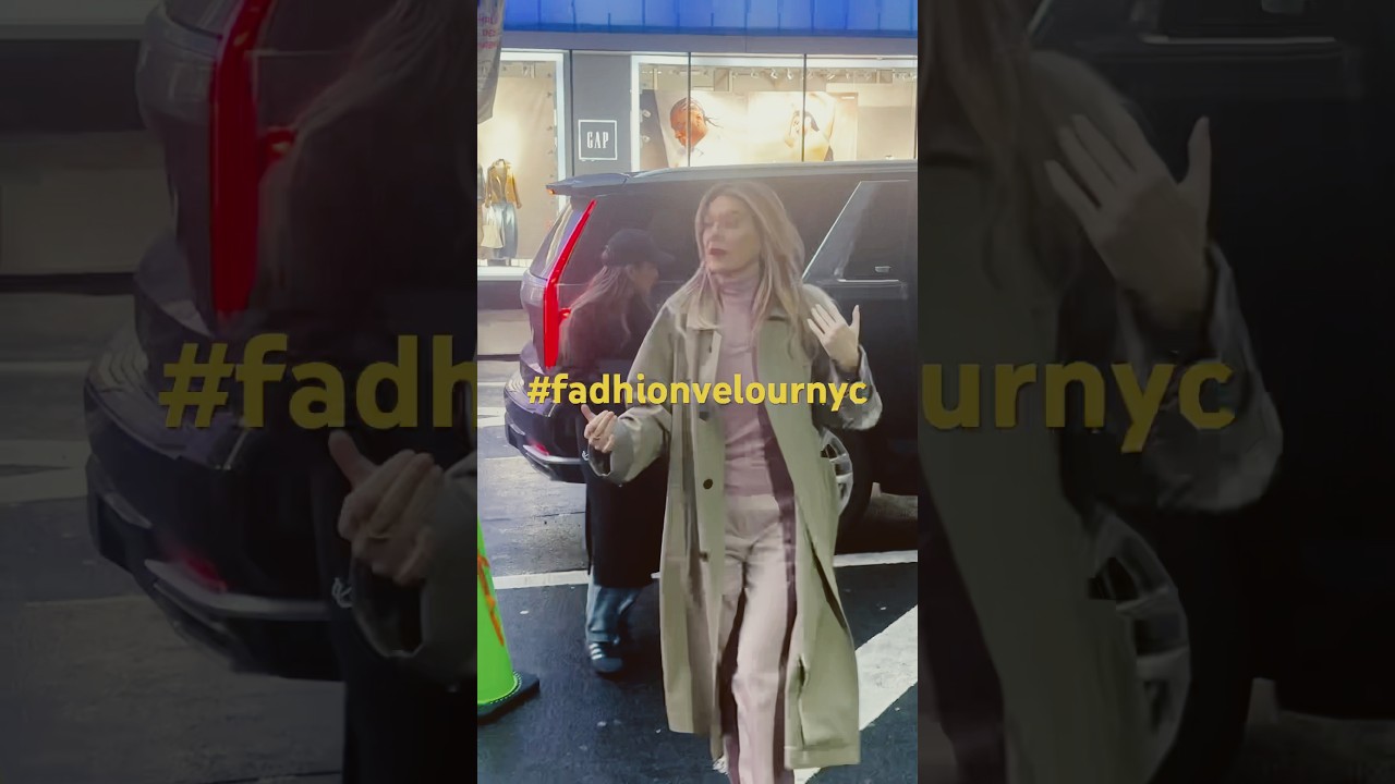 #exclusive Ellen Pompeo The Grey&rsquo;s Anatomy star was seen in NYC #actress #celebrity #shots ##shorts￼