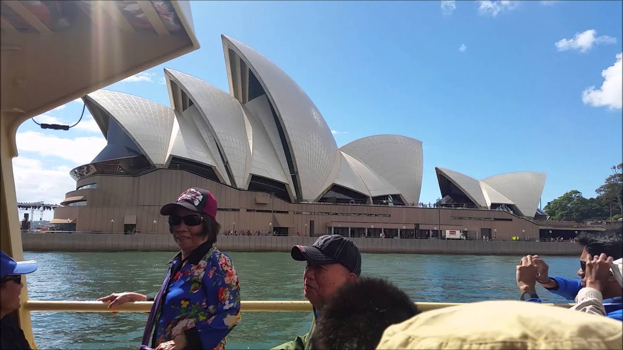 en route to Taronga Zoo Sydney Australia 29/12/2015.