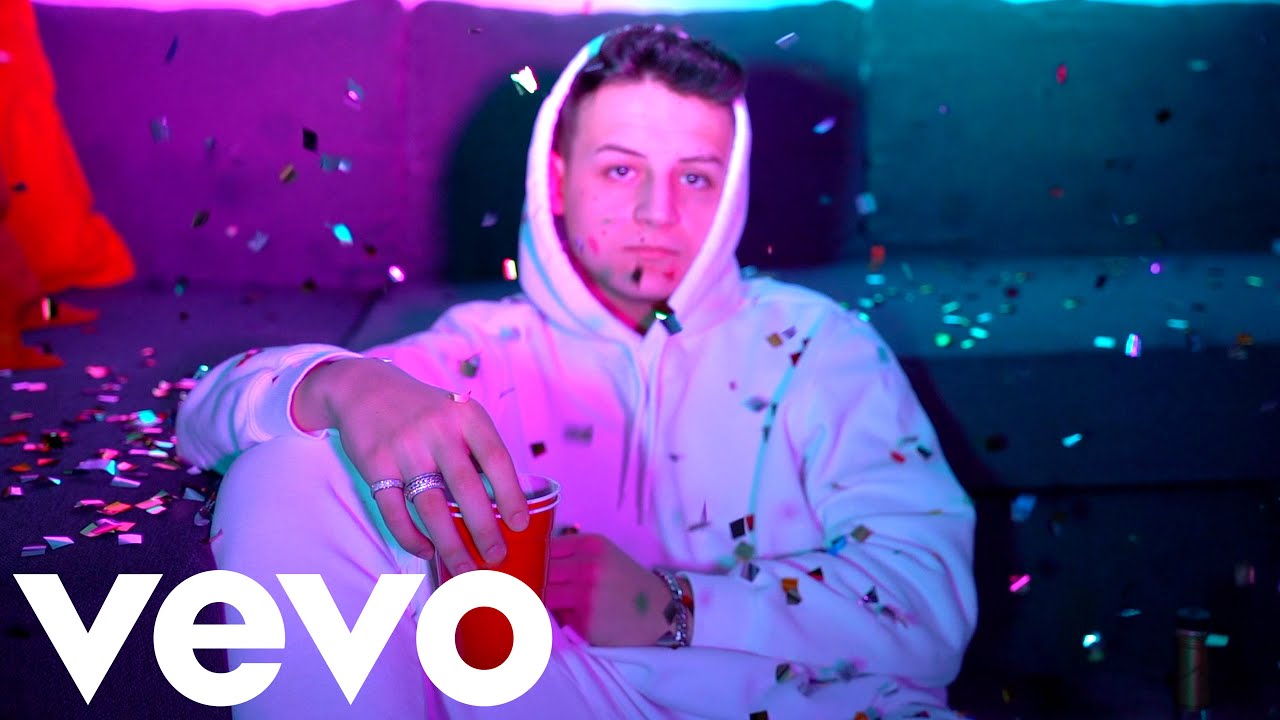 Tóth Balázs - Kislány (Official Music Video)