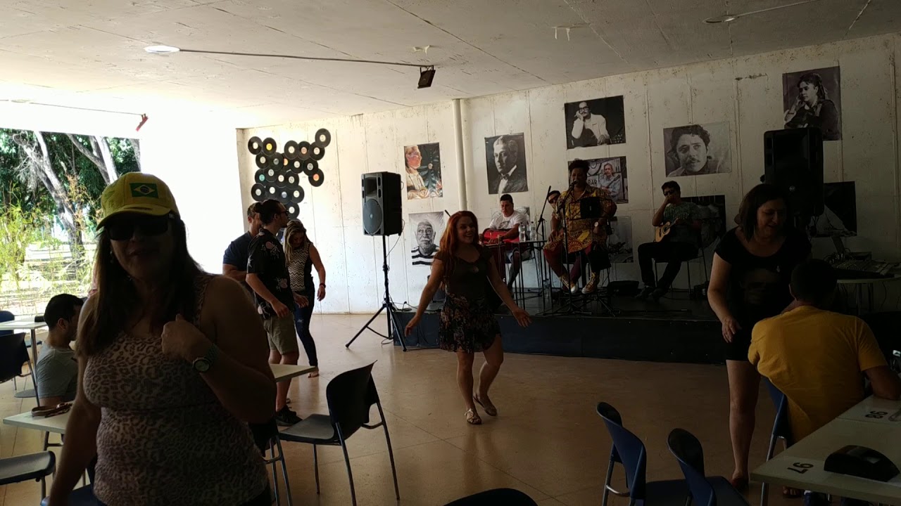 Cris Maciel na feijoada com samba 💃🕺