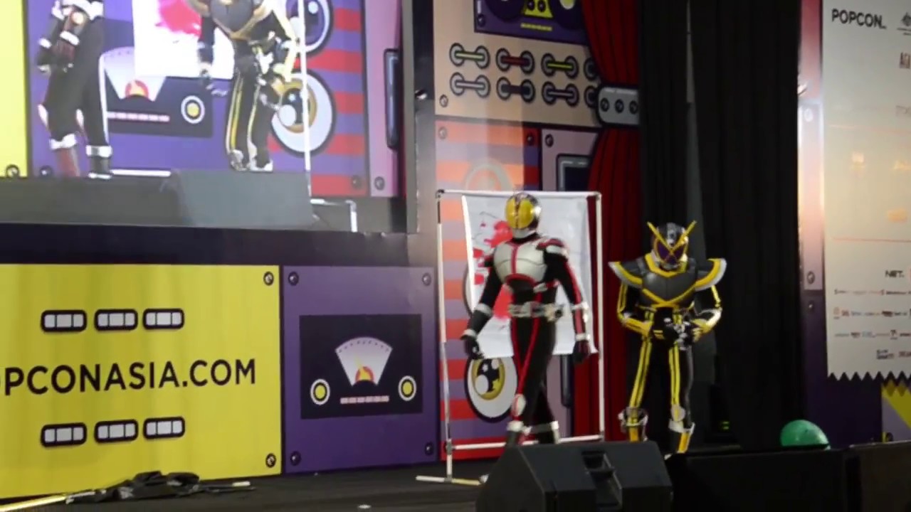 Cosplay Performance Kamen Rider Faiz VS Kaixa in Popcon Asia 2017
