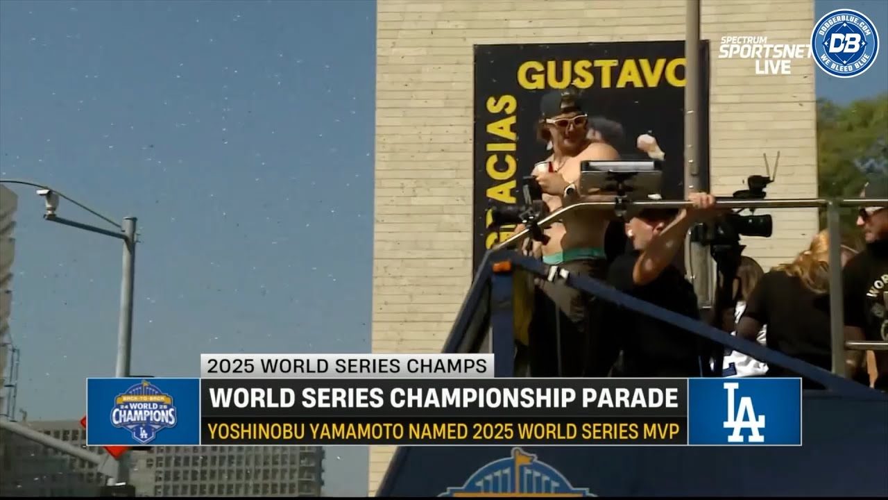 2025 Dodgers World Series parade: Kik&eacute; Hern&aacute;ndez, Tyler Glasnow & more from player buses