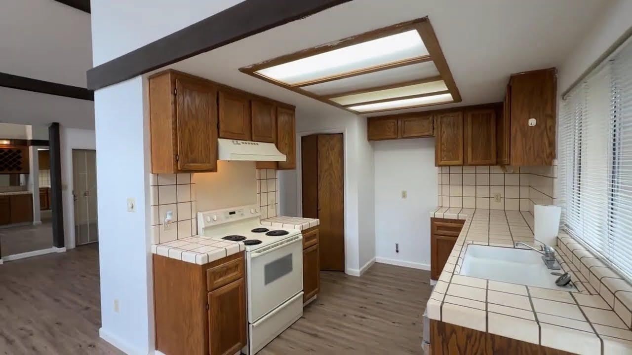 3701 Colonial Dr #196 Modesto CA 95356