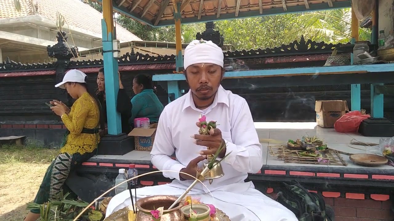 Dudonan Nganteb Pemangku Upacara Bhuta Yadnya