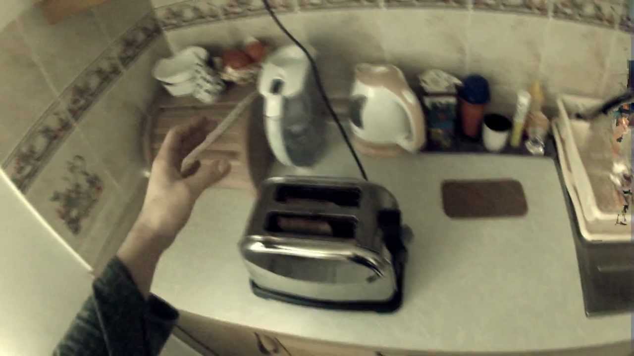 V&Scaron;MU Strih - Videovizitka - Nevyplat&iacute; sa vst&aacute;vať lavou nohou!