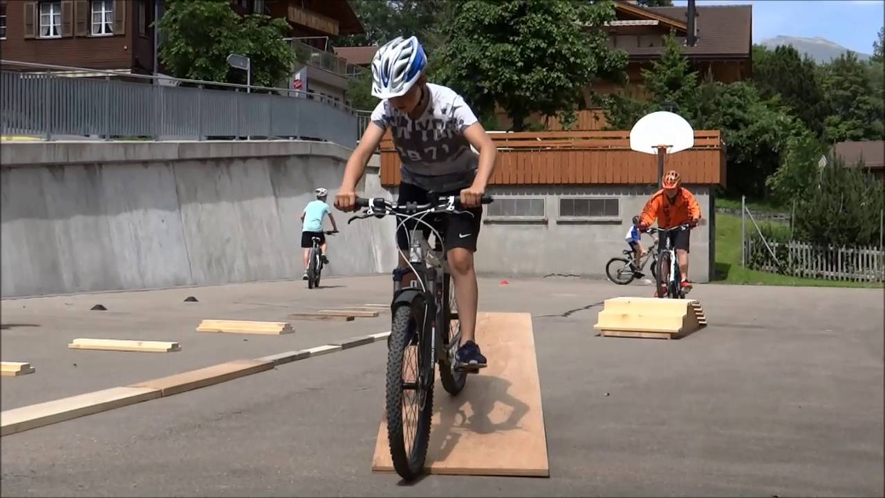 Bikeschule: Fahrtechnikkurs f&uuml;r Kids und Erwachsene
