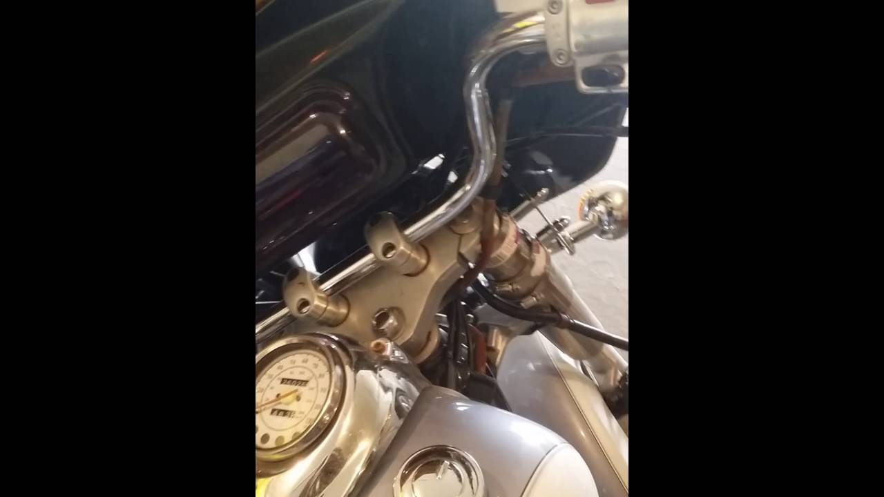 How to mount batwing fairing to forks