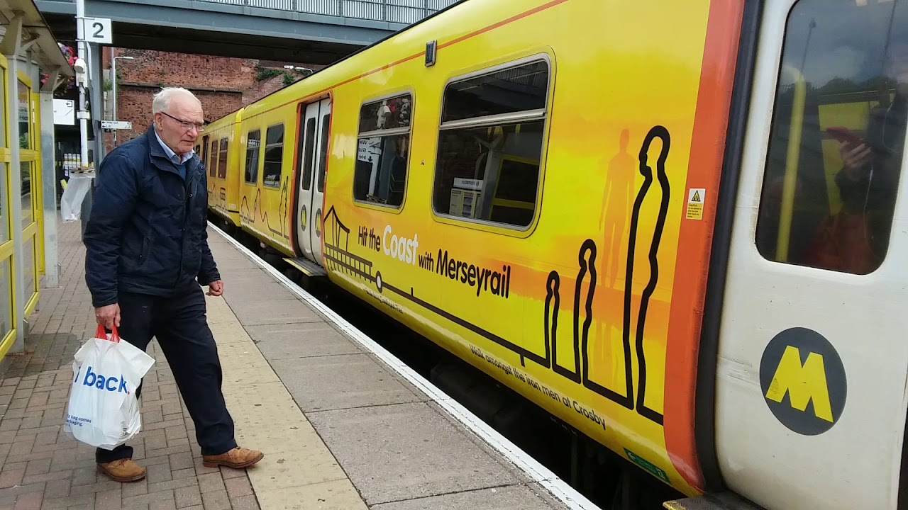 Trains at Kirkdale (25/08/2018)