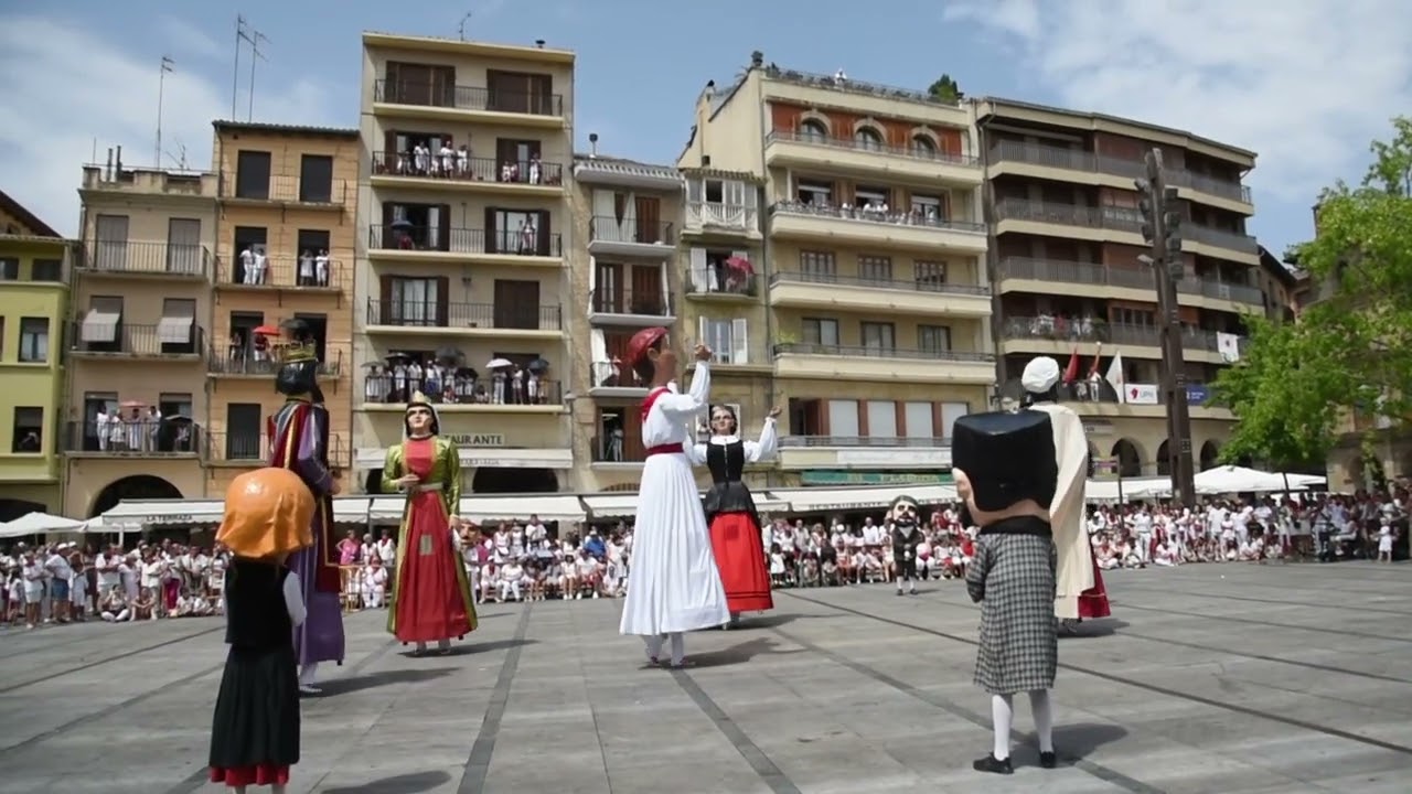 Vals el Huevo despedida de los Gigantes jueves de fiestas 2022 Estella Lizarra Navarra