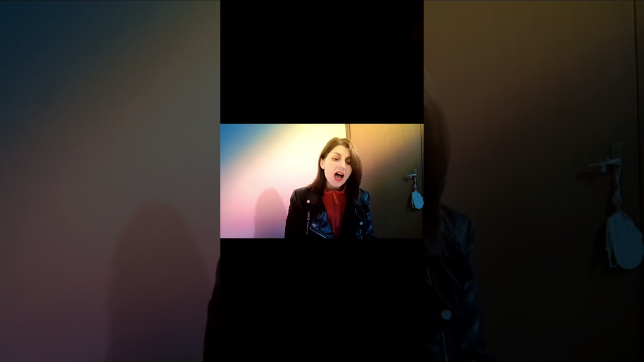 Hold my hand - Lady Gaga / Halo - Beyoncé    Cover piano and voice Sabrina Cor