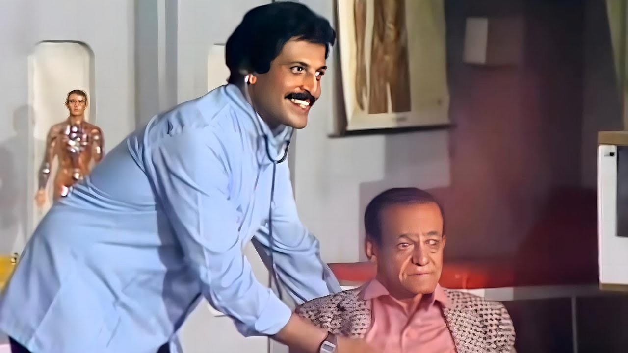 خروج سمير غانم عن النص لما عمل نفسة دكتور وبيكشف على واحد عيان ع المسرح 😂😂