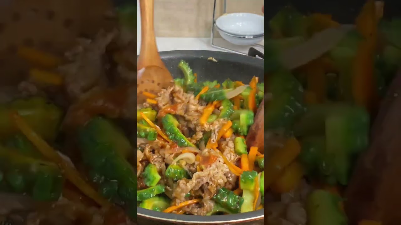 I Saut&eacute;ed Beef, Bitter Gourd & Egg in Tamato Paste & Oyster Sauce and it taste Wow! Delicious 😋