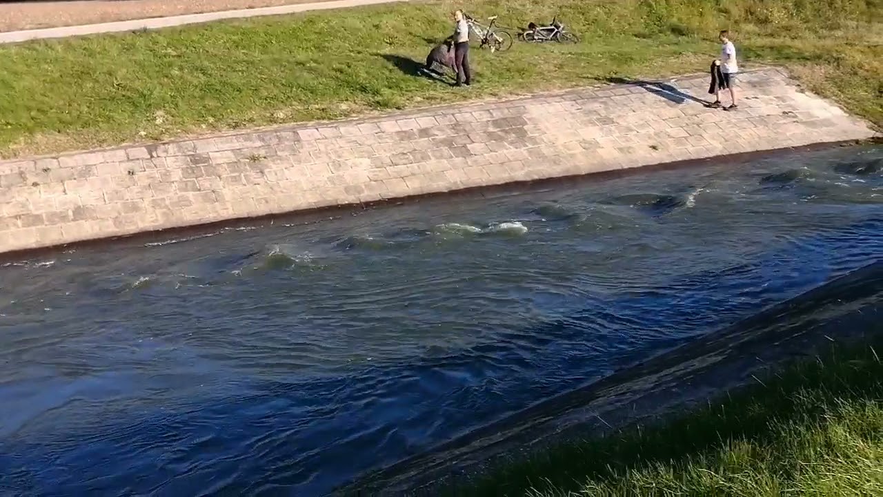 Biciklivel a Duna partra.Tata-Dunaalmás