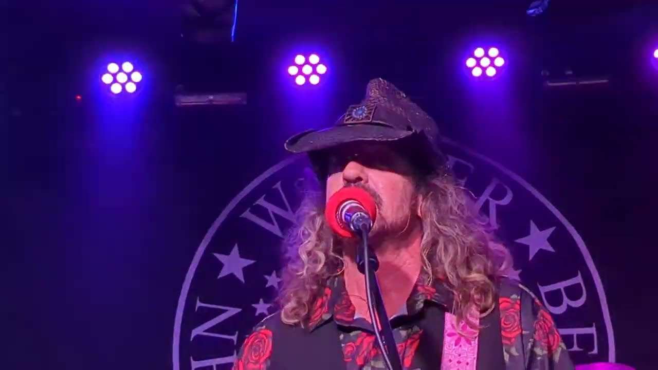 The Warner E. Hodges Band - Rockin' In The Free World (clip)