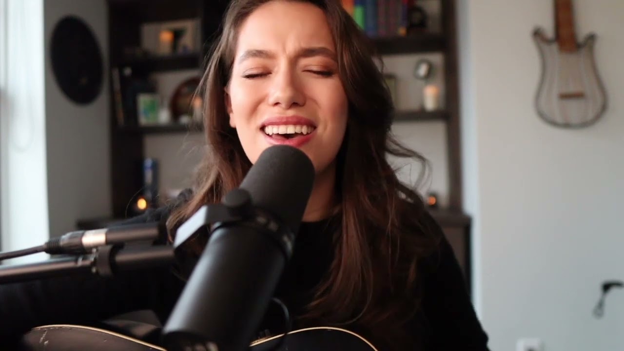 SILVER SPRING | Tunes with Tara | Tara Jamieson Covers FLEETWOOD MAC