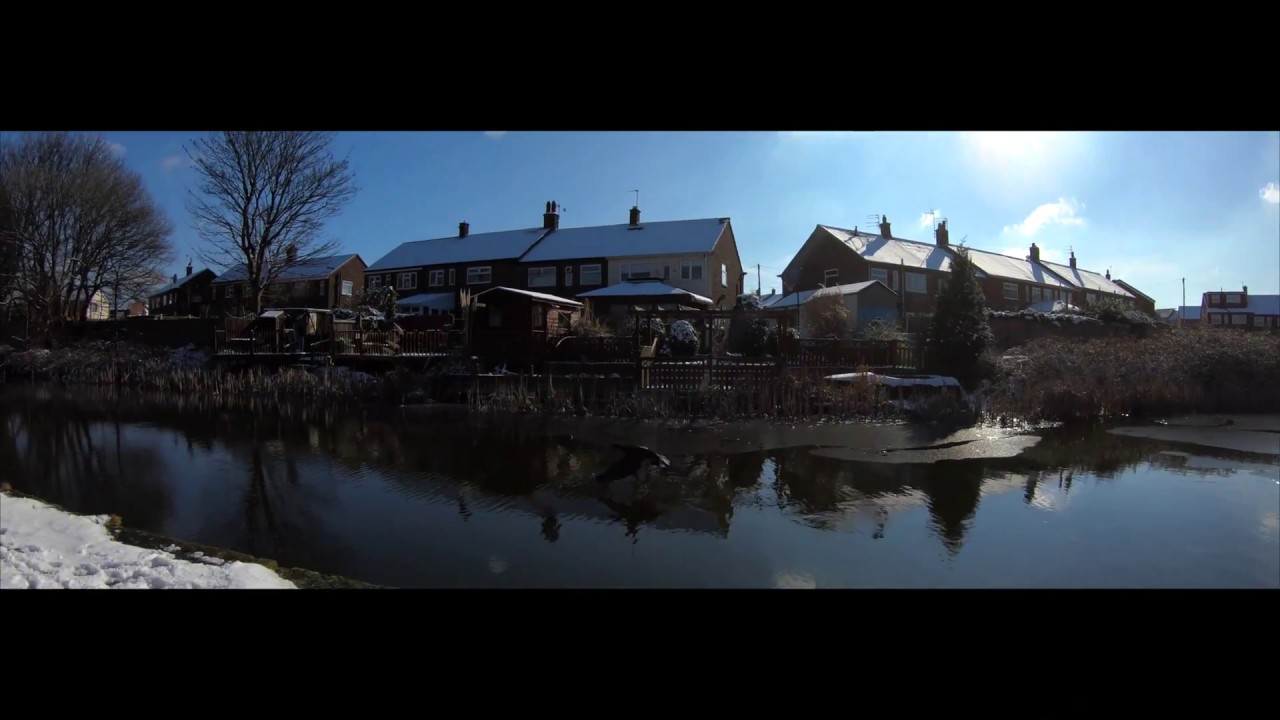 Short walk along the Leeds-Liverpool Canal in Litherland.