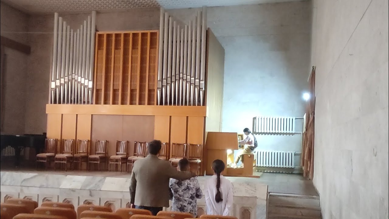 ՀԱՅ ԵՐԳԸ ԴՊՐՈՑՈՒՄ...  Օր 5  Չարենցավանի Վազգեն Ա-ի անվան N3 հիմնական դպրոց
