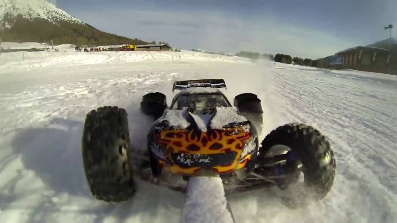 Traxxas E-Revo Brushless Edition 6S - Snow Bashing Winter 2013