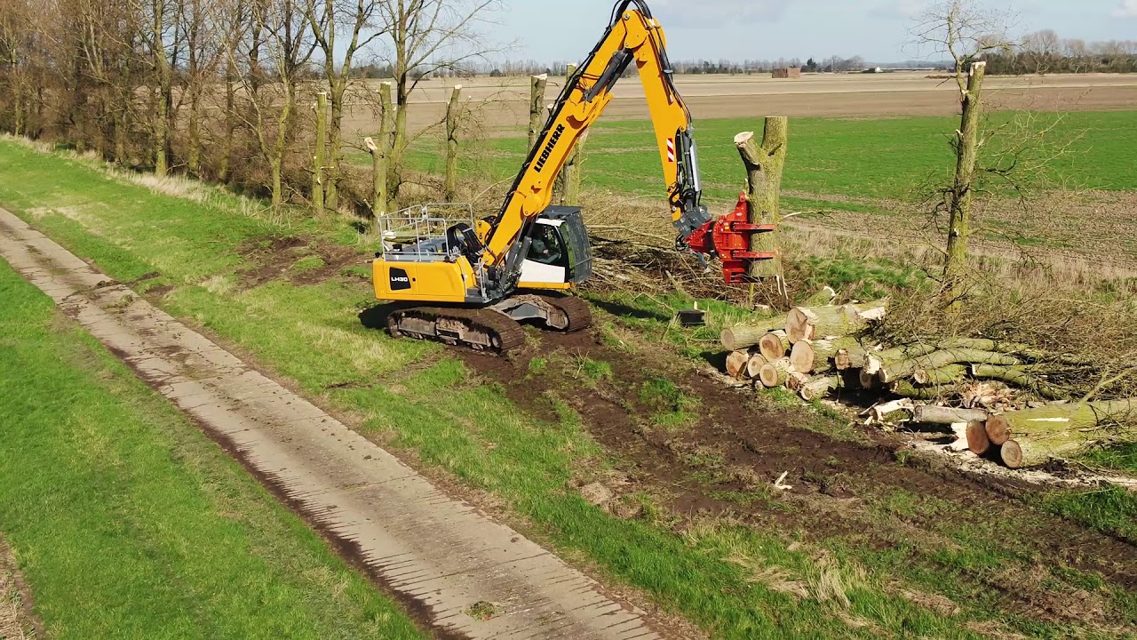 Our Process - Liehberr LH30 & Fendt 939 + Jenz Chipper