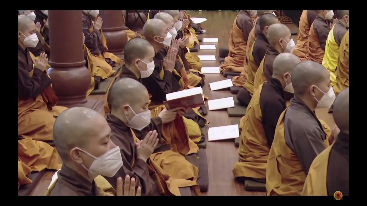 Tâm kinh tuệ giác qua bờ - Quý Thầy Làng Mai