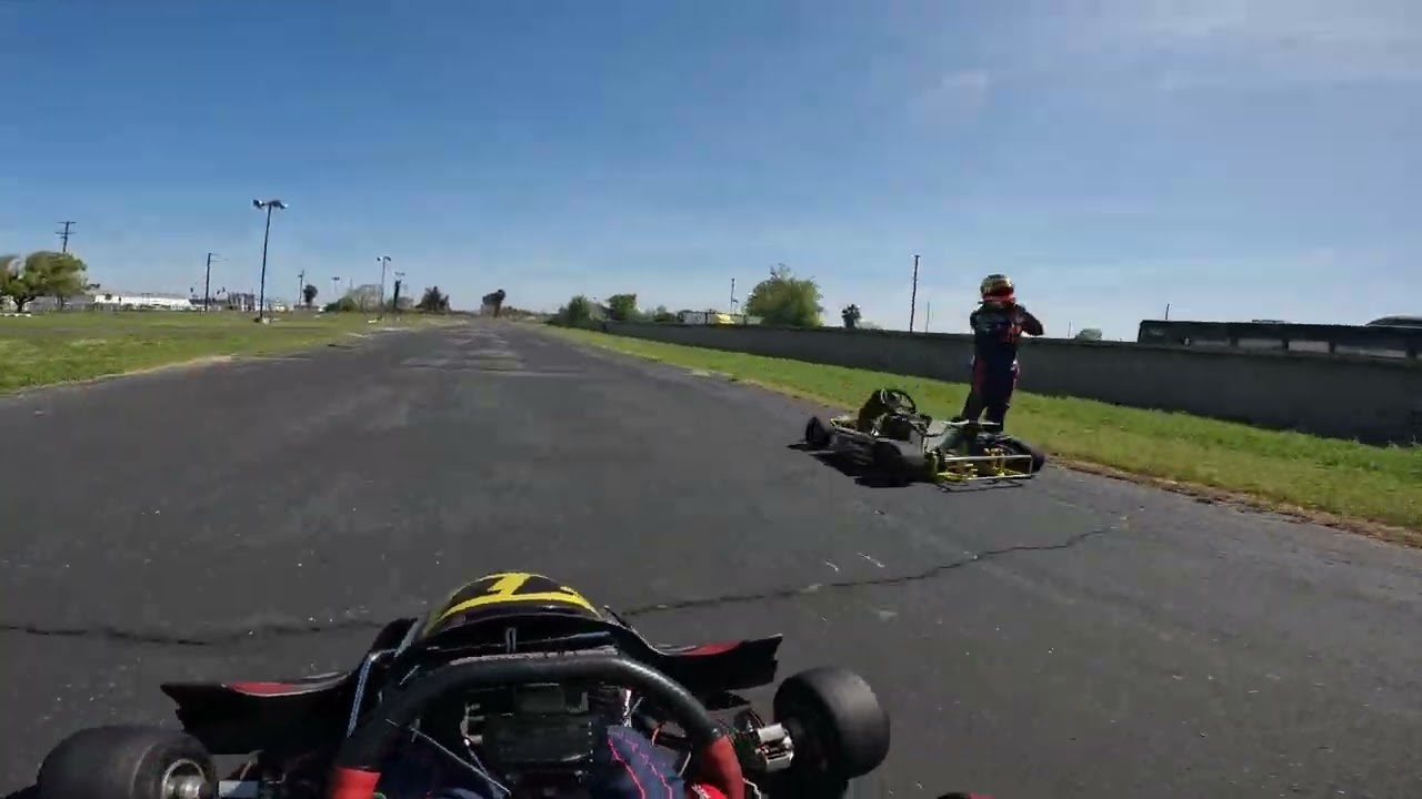 Electric Aluminos Bella shifter kart at Little 99 raceway 