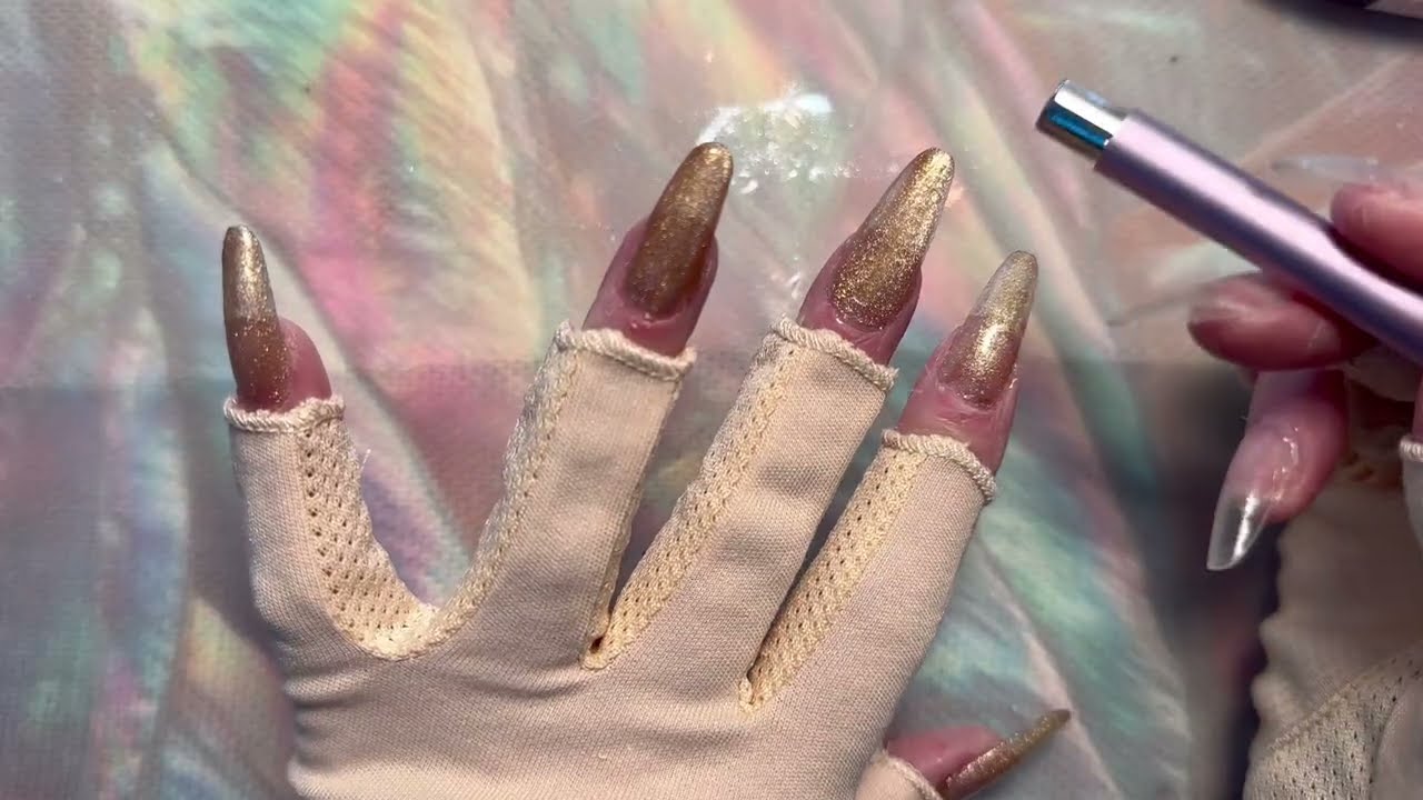 Luxurious Shimmering Cats Eye Gel Stunning Color