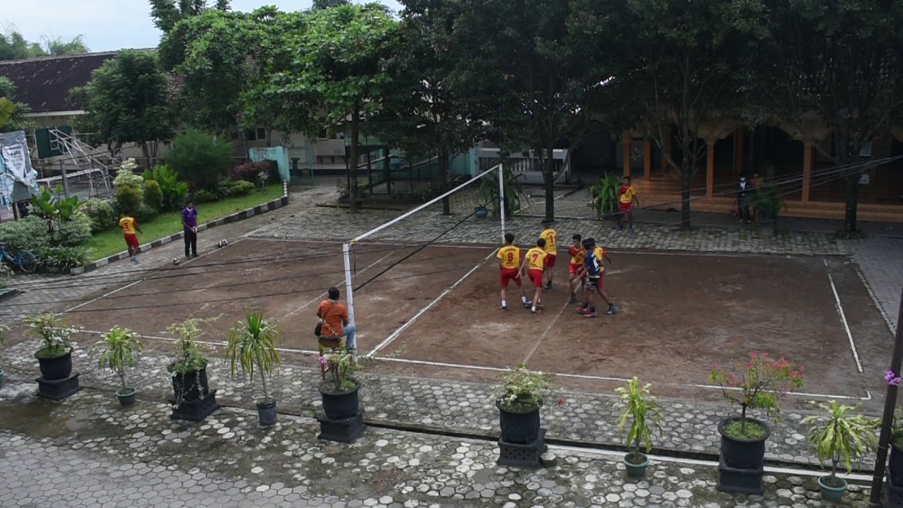 BOLA VOLI PUTRA SMA NEGERI 4 KEDIRI