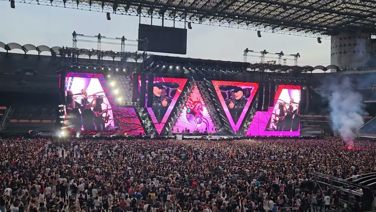 Vasco Rossi - Intro più Blasco Rossi - Milano San siro 7 Giugno 2024