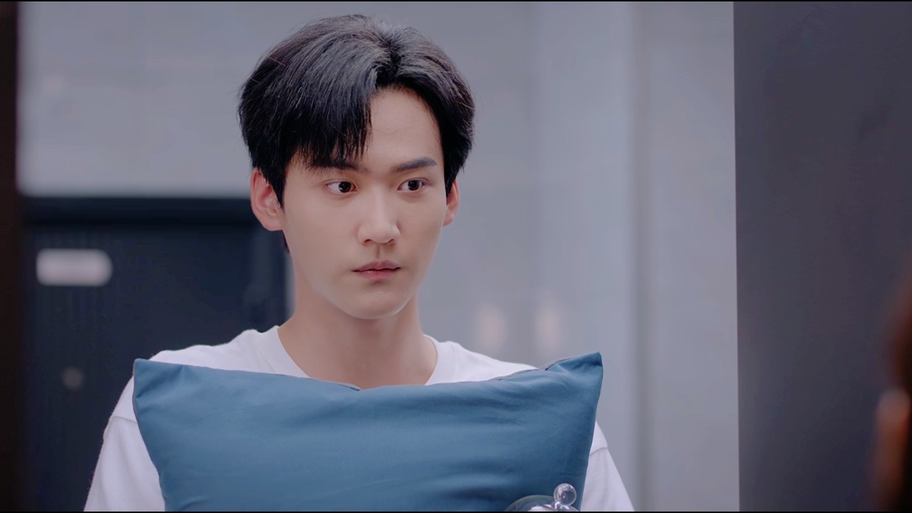 Прими меня! Хитрый младший брат пришёл расстроенным: Сестра, я не могу спать…