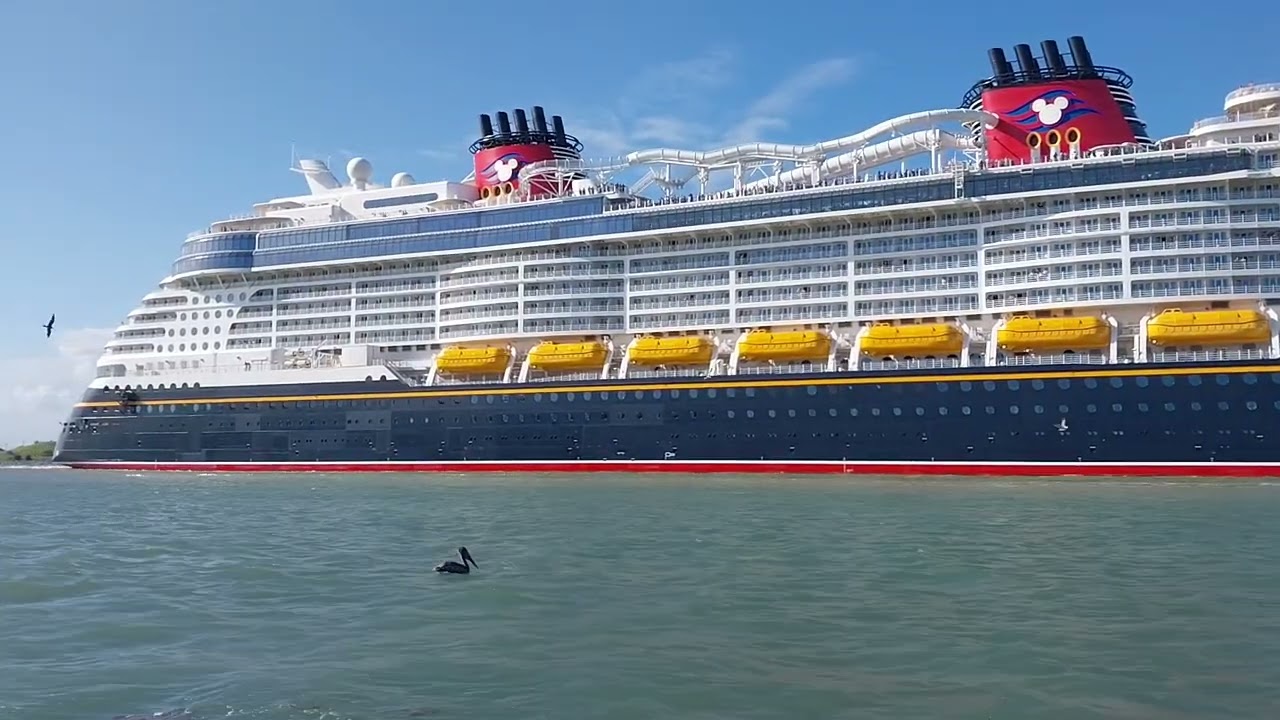Disney Wish leaves Port Canaveral (Horns!)