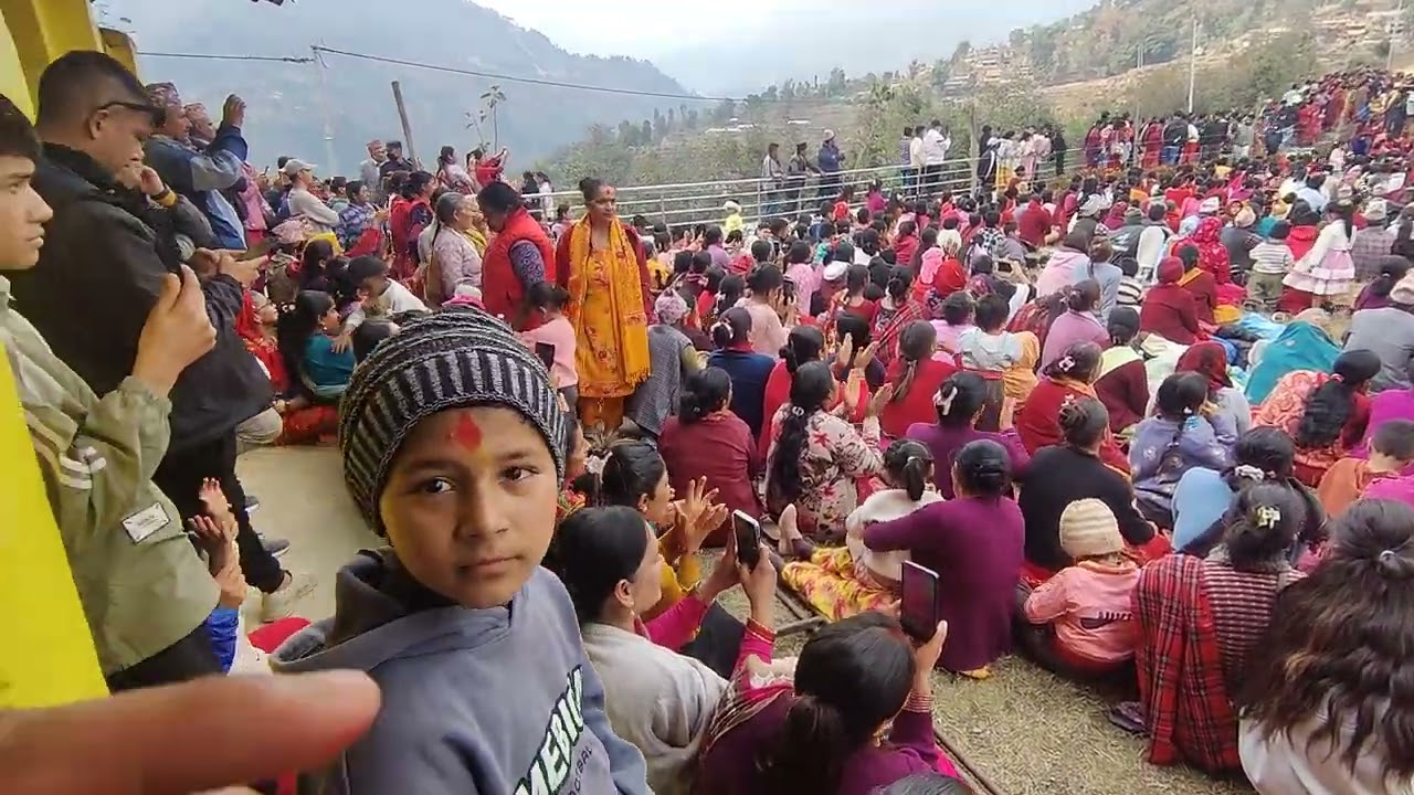 स्याङ्जा अर्जुन चौपारीमा गायक पशुपति शर्मा  