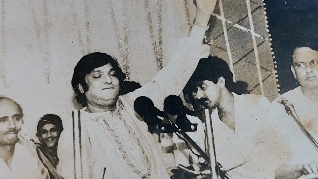 meri tootti ummidon ko ab aasra na dena, ghazal by #AzizNaza  #nazanaziz #ghazal #bestsong