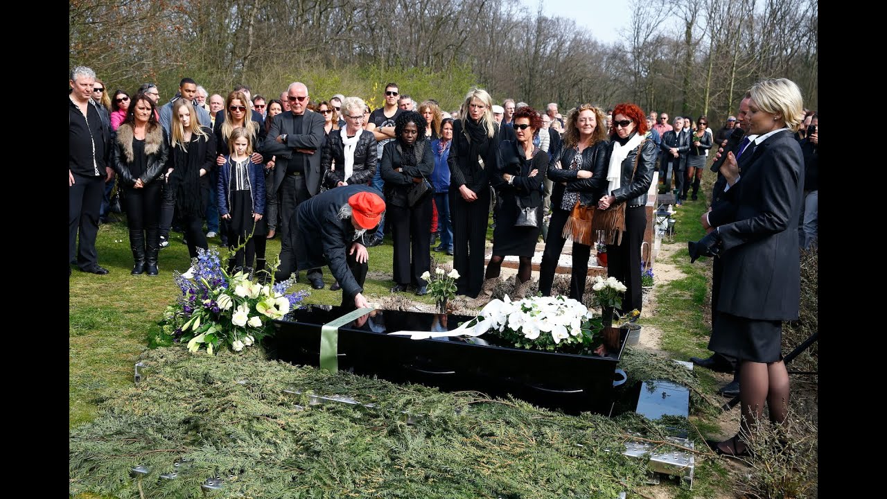 Begrafenis zanger Jacques Kloes in Beverwijk