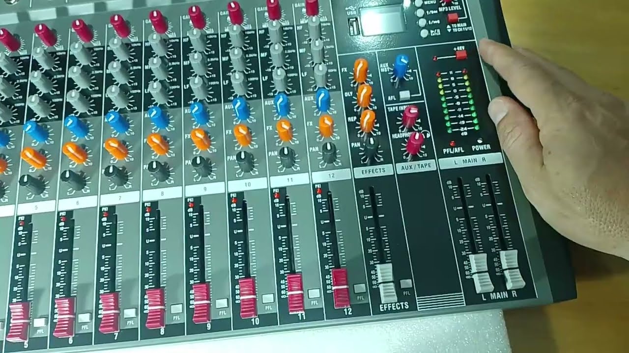 Mesa Vedo 12 canais analógico, me surpreendi