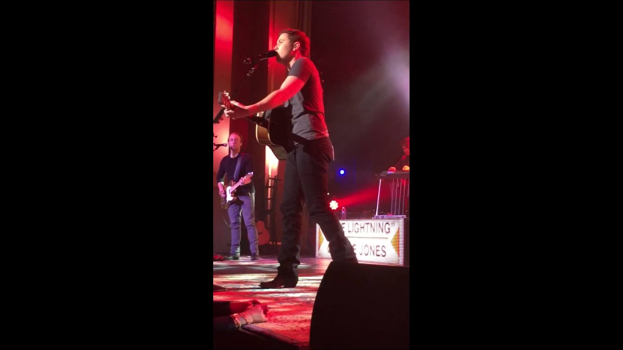 Scotty McCreery - Oldies Medley (Charlottesville, VA)