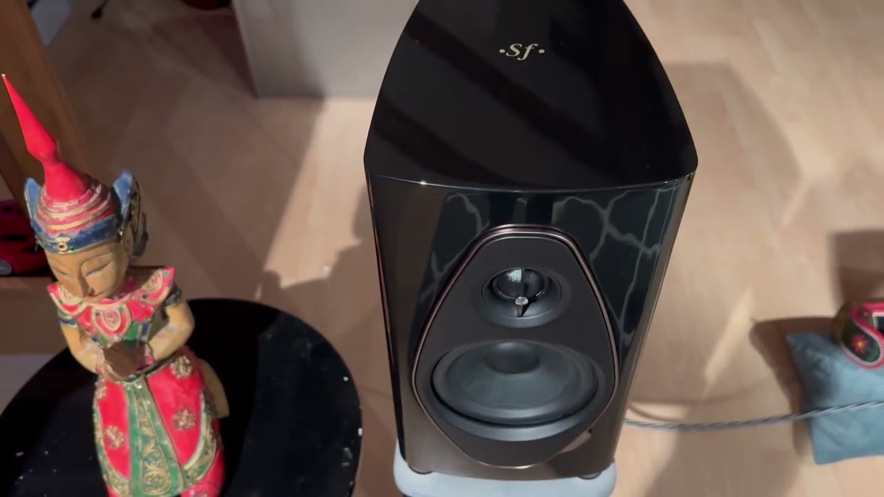 Sonus Faber Sonetto l G2 plays Sonatina improvvisata d'inizio estate