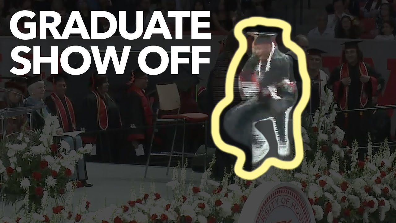 This Graduate Showed Off Dancing On Stage!