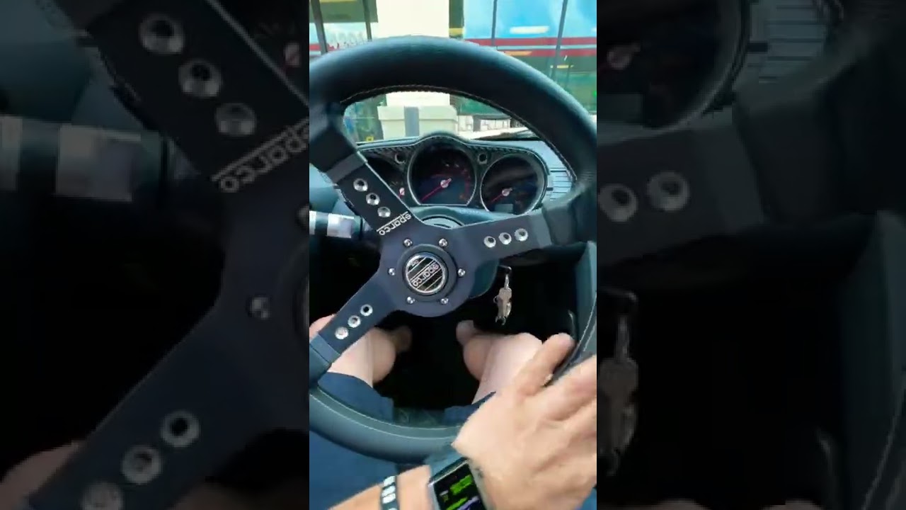 Nissan 350z Detachable Steering wheel #racing #350z #nissan #350znation #sparco