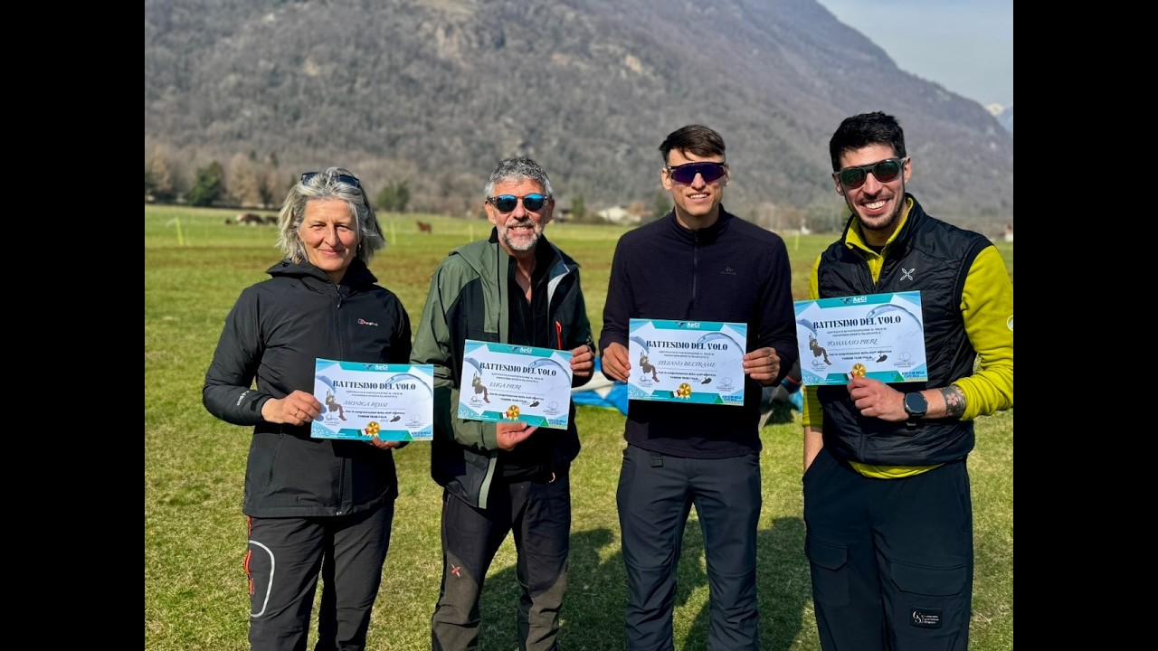 MONICA LUCA TOMMASO E STEFANO IN VOLO CON PARAPENDIO BIELLA