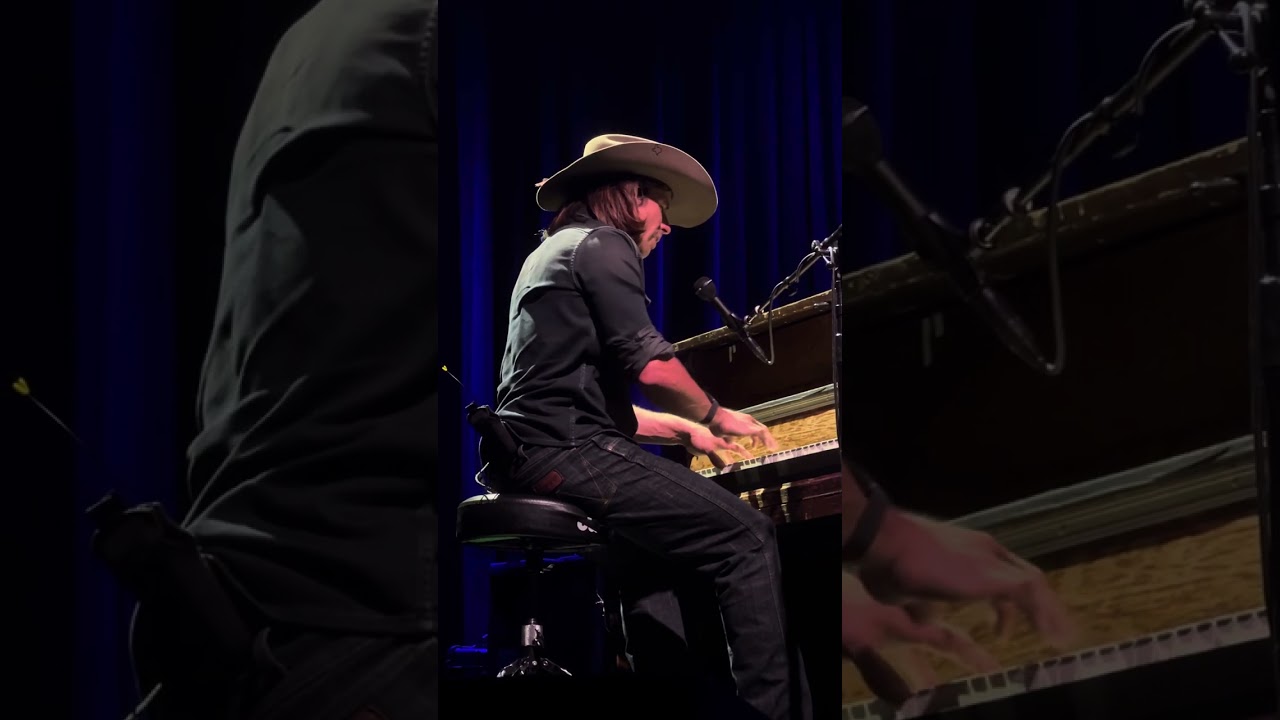 Lukas Nelson - Smile