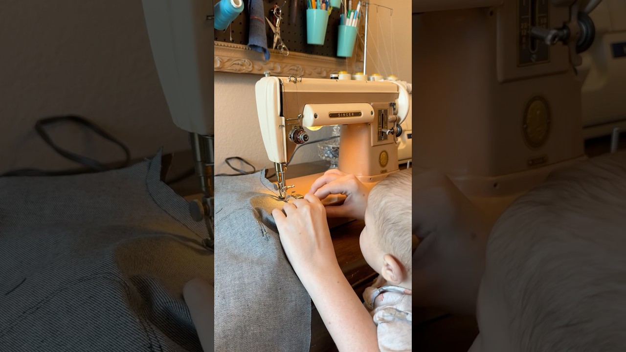 Vintage singer 301A sewing machine #vintagesewing #vintagesinger #301 #sewing