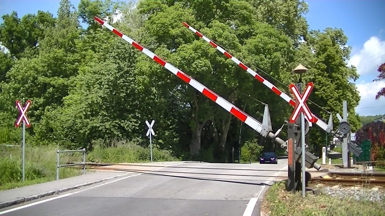 Spoorwegovergang Sankt Martin im Innkreis (A) // Railroad crossing // Bahnübergang