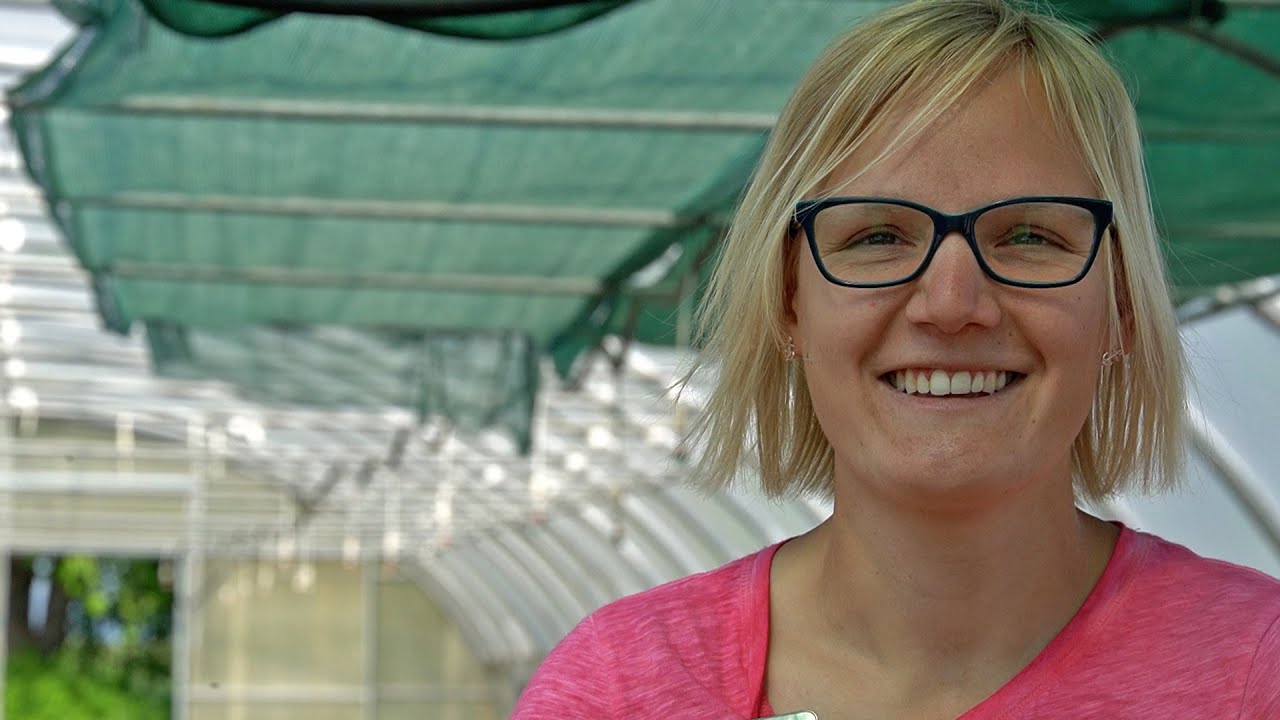 Erfolgreich im Job - Julia im Pflanzenmarkt (geförderte Ausbildung im bbw Südhessen)