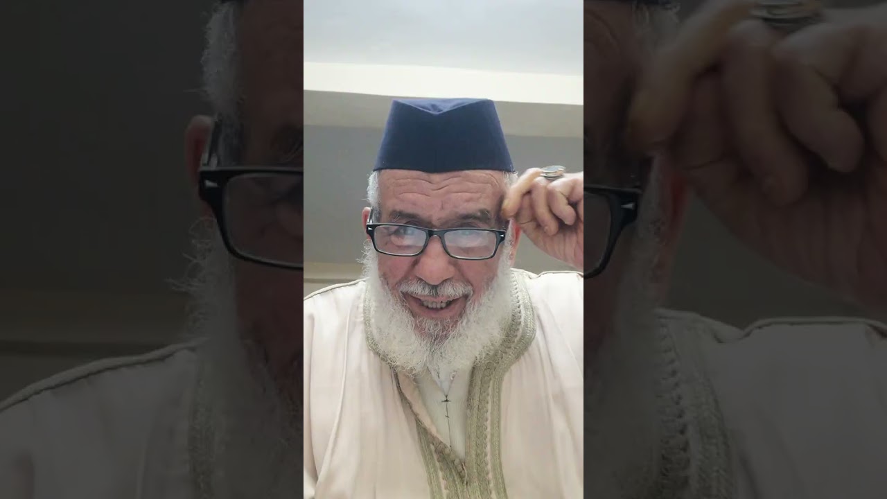 كن في الدنيا كانك غريب.
