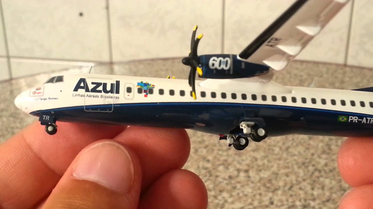 Miniatura de avião da azul atr 72-600 escala 1 / t