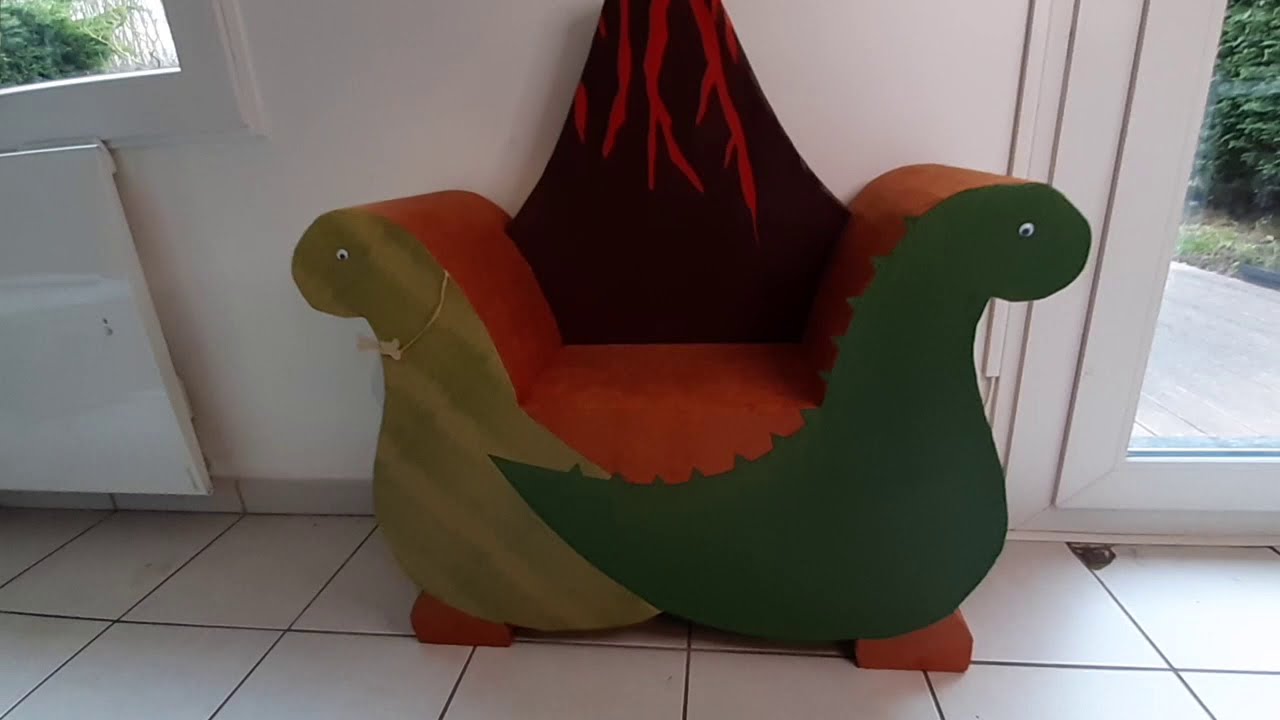 Fabrication d'un fauteuil pour enfant en carton de récupération