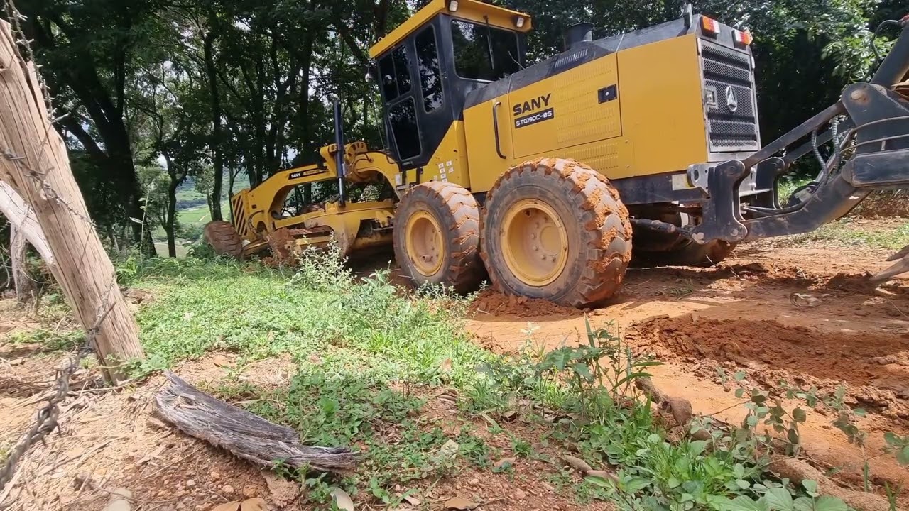 Socorro!!! 🚨 🚨 🚨  Sany atolou na saída de água! Escavadeira teve que resgatar!
