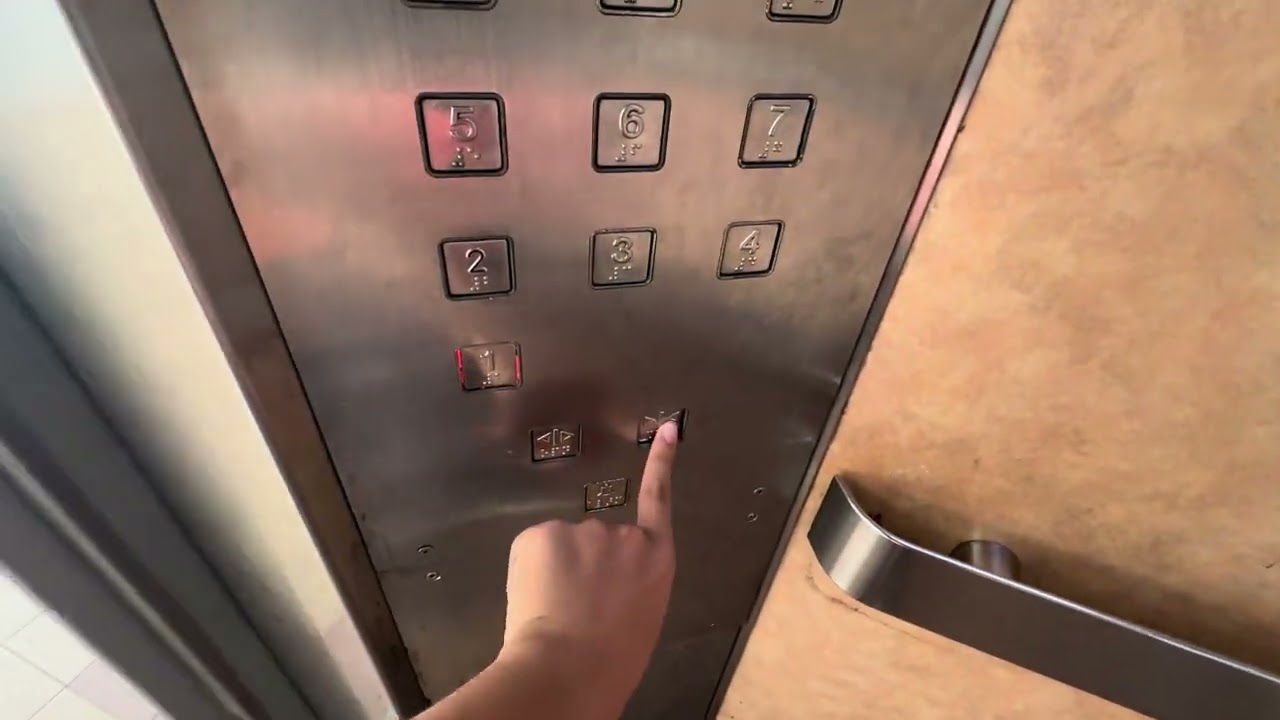 1997 Fujitec elevator at 104 Whampoa Drive